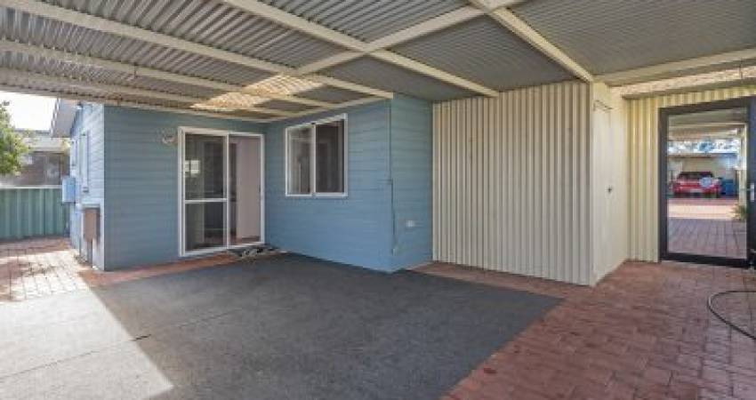 597 Kalamunda Rd, High Wycombe WA -2