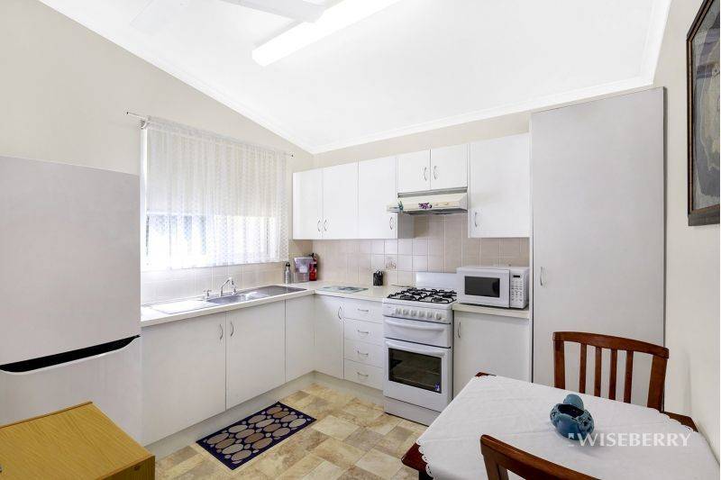 Halekulani NSW 2262 2