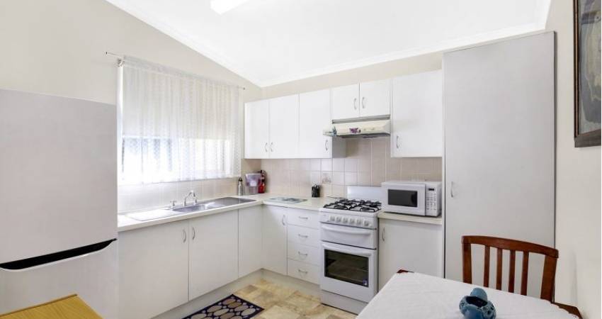 Halekulani NSW 2262 2