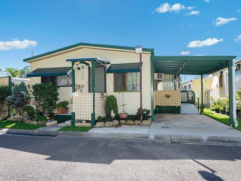 J7/9 Milpera Road, Green Point, NSW 2251 2