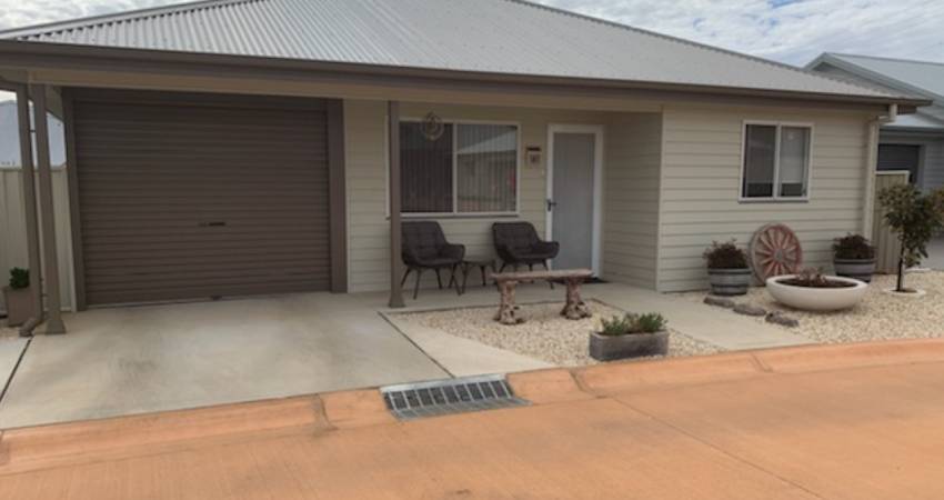 19-51 Warral Road West Tamworth, NSW 2340 1