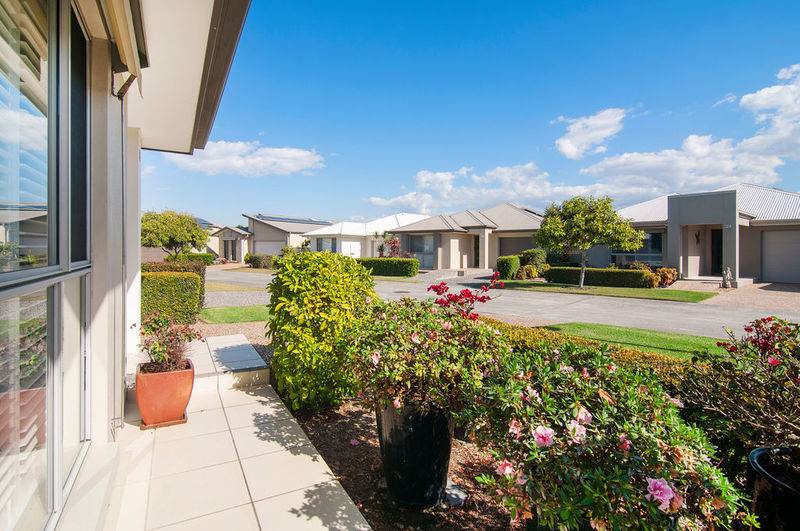 1 Halcyon Way, HOPE ISLAND, QLD 4212 6