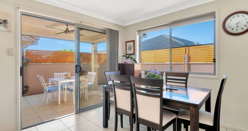1 Halcyon Way, HOPE ISLAND, QLD 4212  4