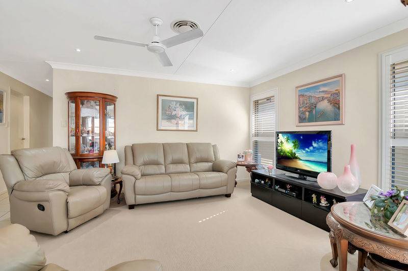 1 Halcyon Way, HOPE ISLAND, QLD 4212 3