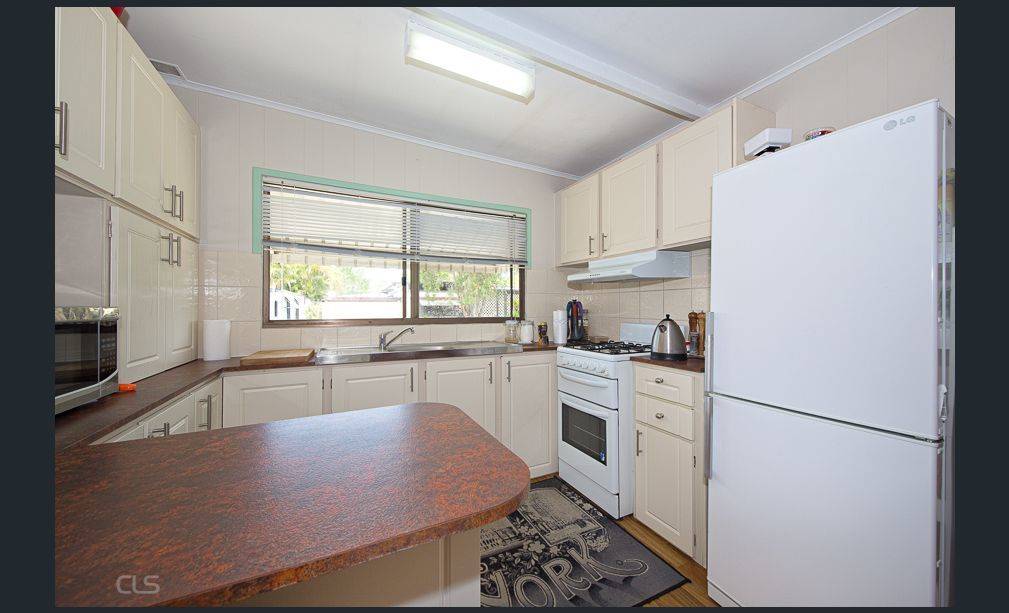 Sandstone Point, Qld 4511-5