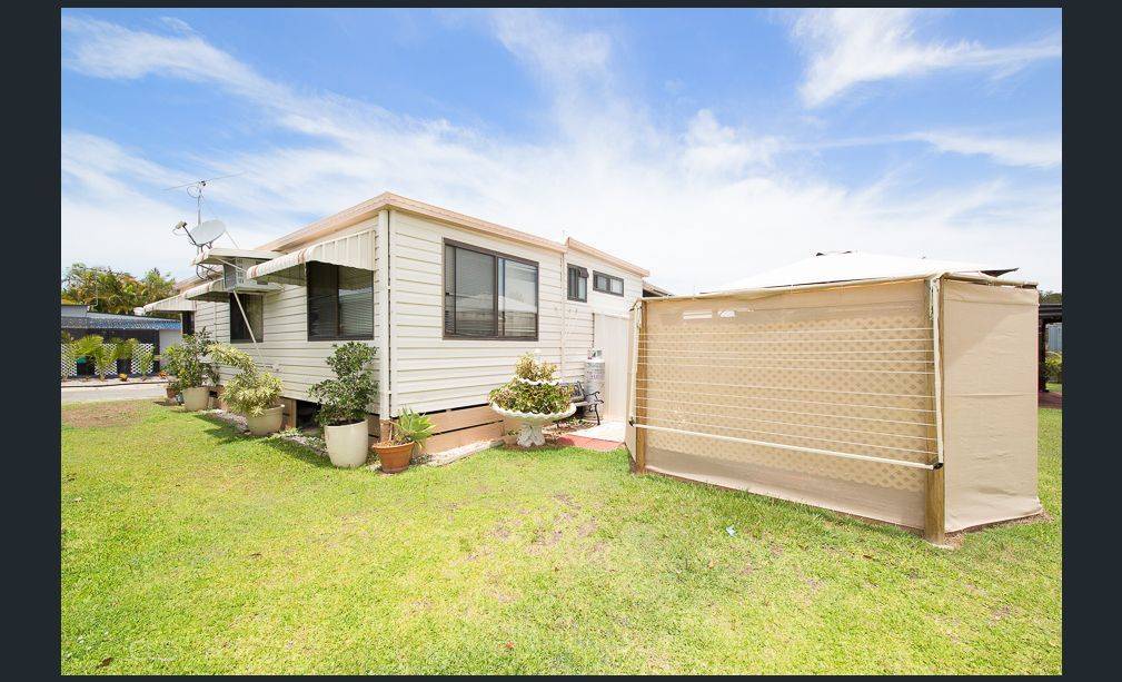 Sandstone Point, Qld 4511-1