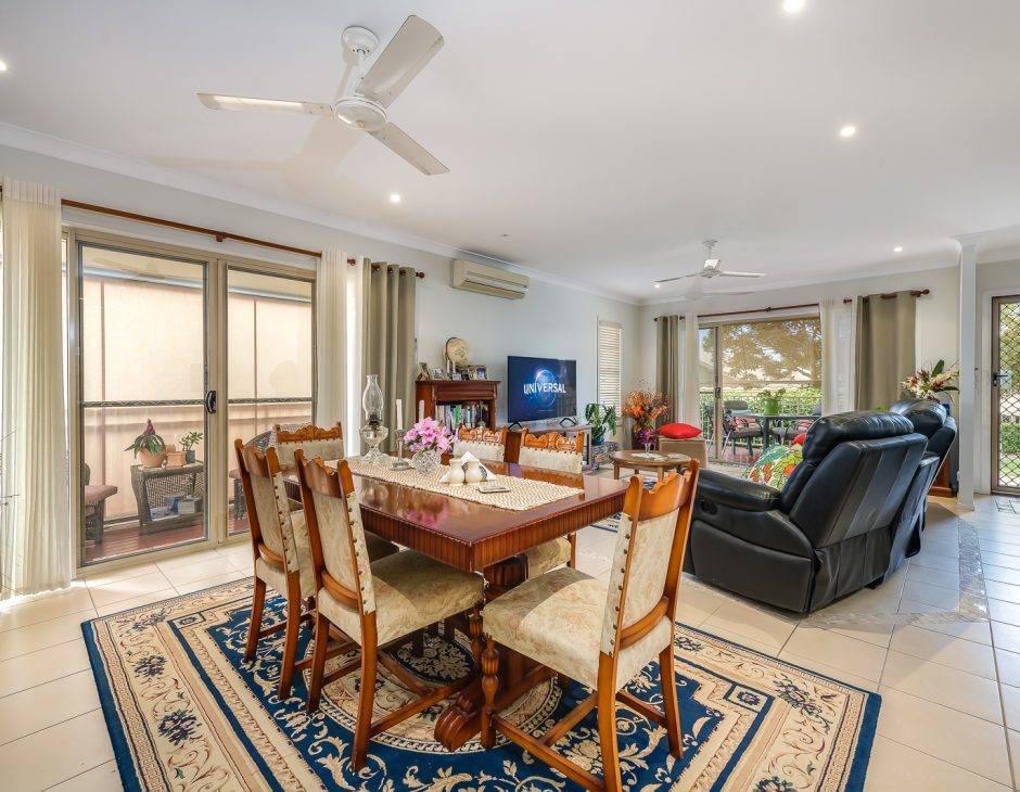 18/1 McKenzie Dr, Highland Park QLD 4211 - 2