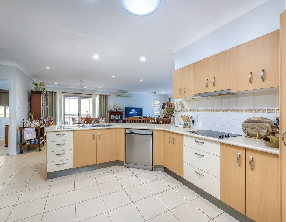 18/1 McKenzie Dr, Highland Park QLD 4211 - 18/1 McKenzie Dr, Highland Park QLD 4211 - 4