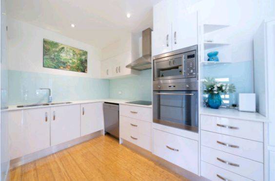 2 Barneys Point Road, Banora Point NSW 2486-4