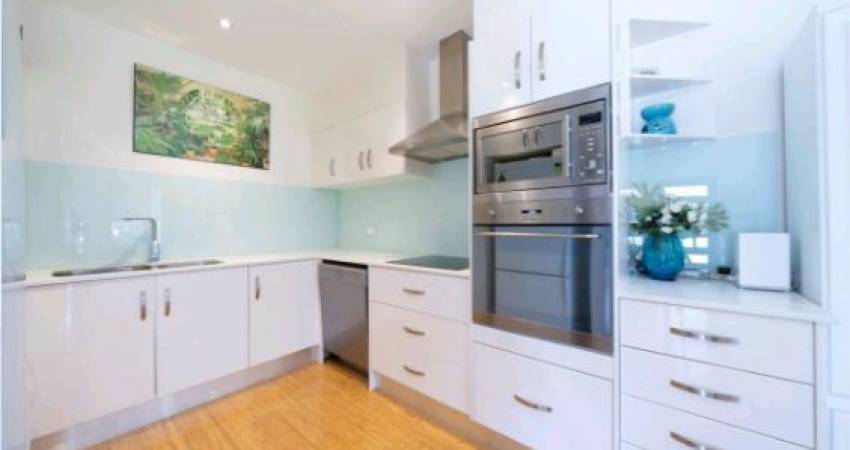 2 Barneys Point Road, Banora Point NSW 2486-4