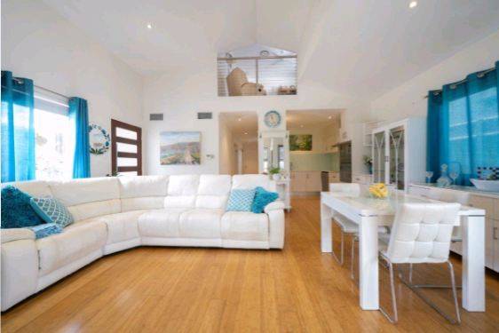 2 Barneys Point Road, Banora Point NSW 2486-3