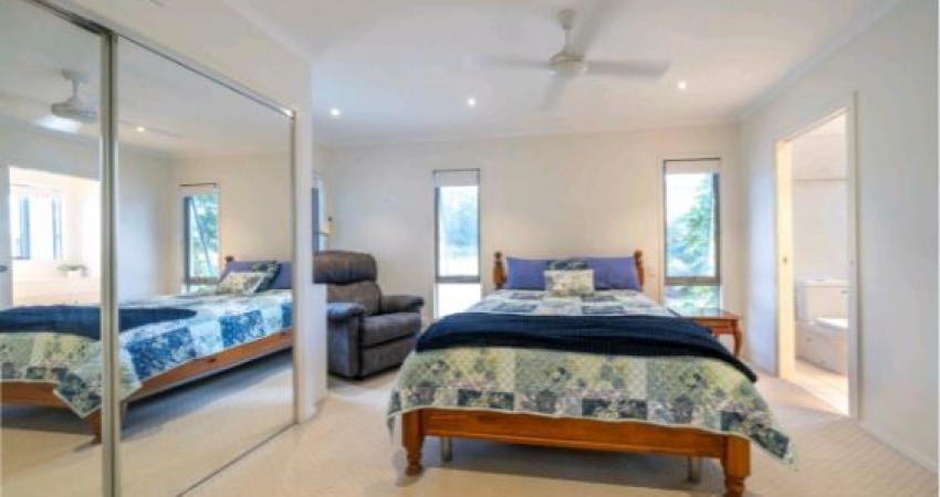 2 Barneys Point Road, Banora Point NSW 2486-2