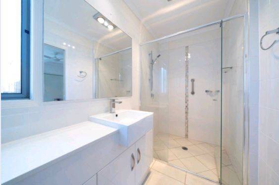 2 Barneys Point Road, Banora Point NSW 2486-1