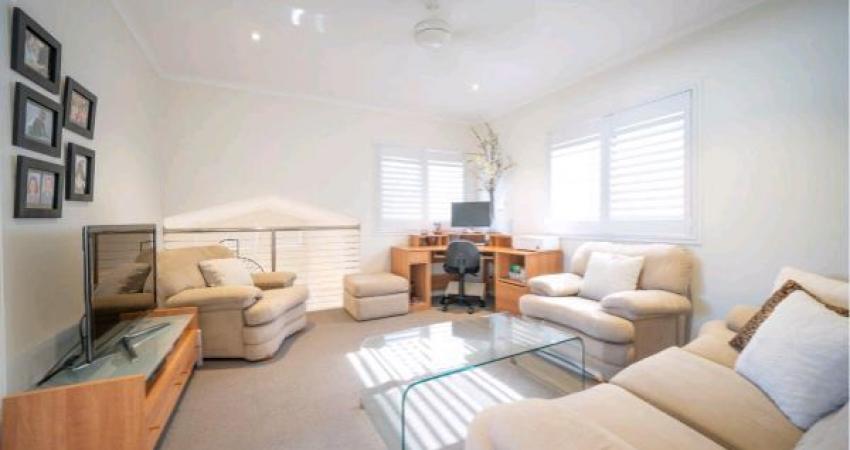 2 Barneys Point Road, Banora Point NSW 2486-4