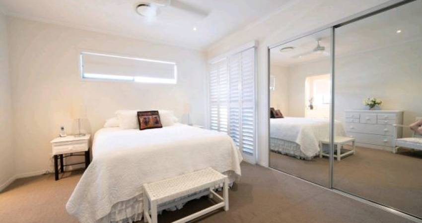2 Barneys Point Road, Banora Point NSW 2486-2