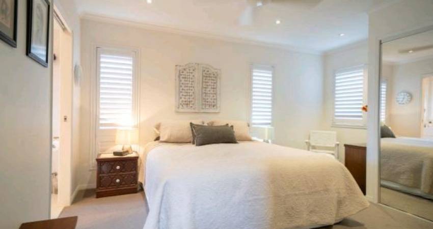 2 Barneys Point Road, Banora Point NSW 2486-1