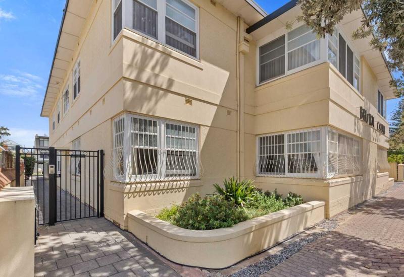 Art-deco apartment paradise in Glenelg South