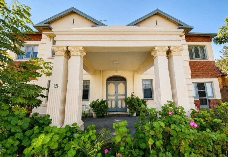 GORGEOUS SECURE UNIT IN THE HEART OF GLENELG