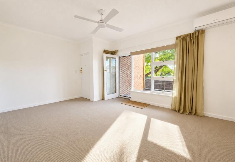Stunning 2 bedroom unit renovated to perfection