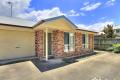 Very Neat 2 Bedroom Unit Close To Shops