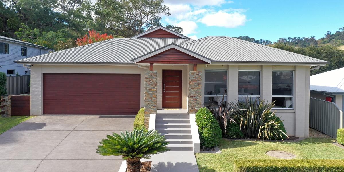 'AWESOME' THE OUTLOOK TO REAR BOUNDARY - BUILDERS HOME