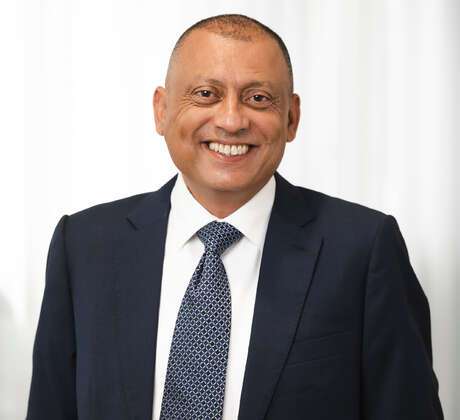 Romani Iskander photo