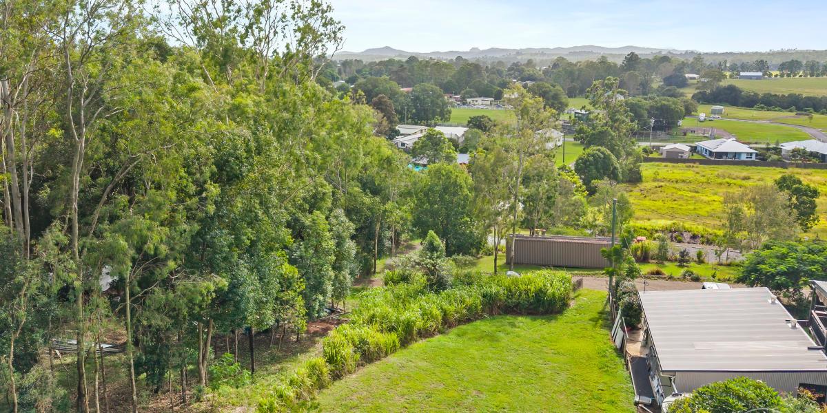 VILLAGE VIEWS - COUNTRY CALM