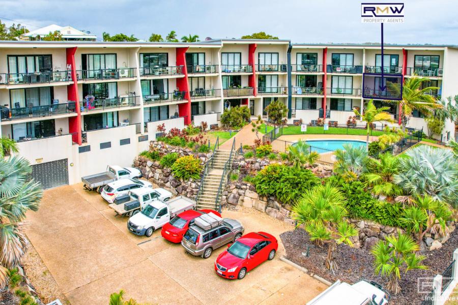 Stylish Coastal Apartment with Ocean Views – Walk to Yeppoon CBD