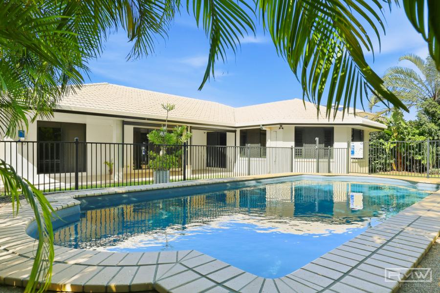 Coastal Family Living with Poolside Entertaining in Pacific Heights