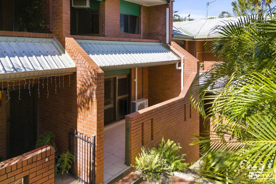 Low-Maintenance Living in a Convenient Coastal Location