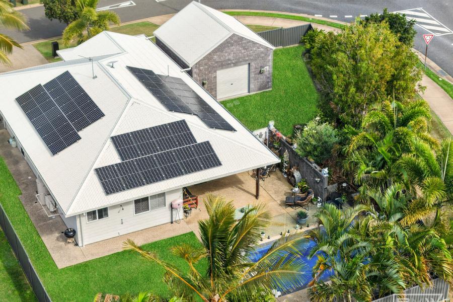 Modern Family Living with Shed, Solar and Pool!