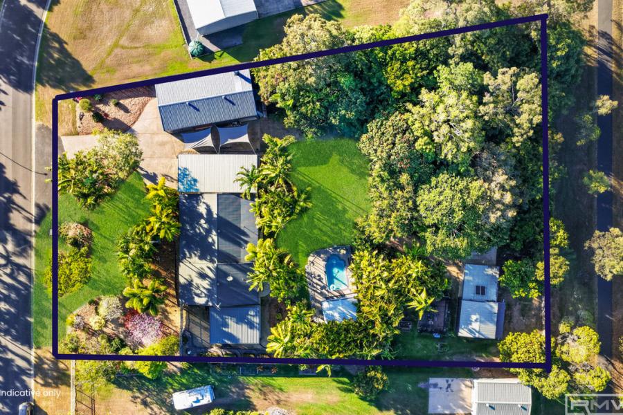 Private Acreage Living Backing onto the Rail Trail & 150m to Golf Course