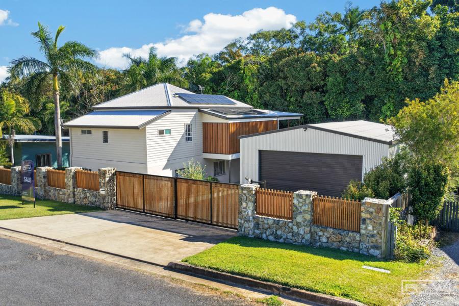 Renovated Queenslander with Genuine Dual Living & Tropical Entertaining