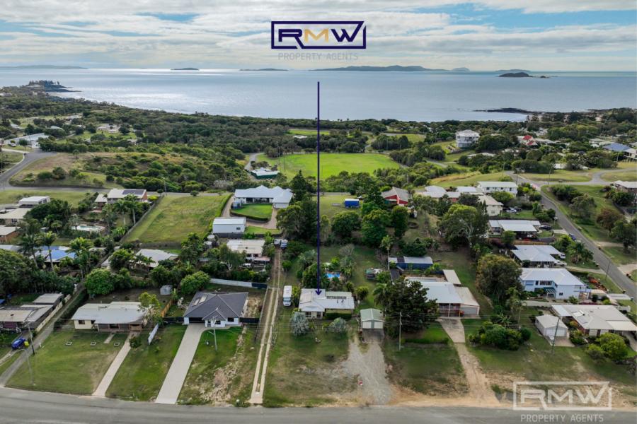 Spacious Family Haven with Pool and Solar in Emu Park!