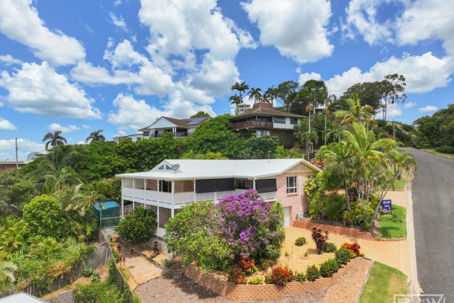 Spacious Coastal Retreat with Breathtaking Ocean Views