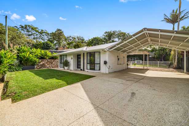 Beautifully Renovated, Light-Filled Home in a Prime Palmwoods Street