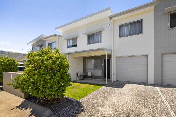 3 Bedroom Townhouse in Popular Brightwater Estate 