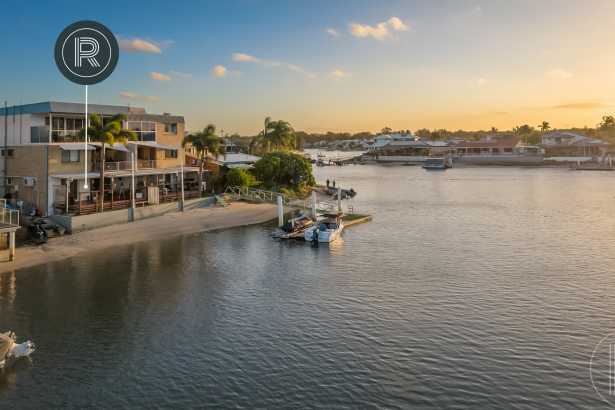 Absolute Waterfront Living with Front-Row River Views