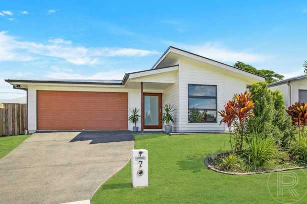 Modern Family Home in Yandina