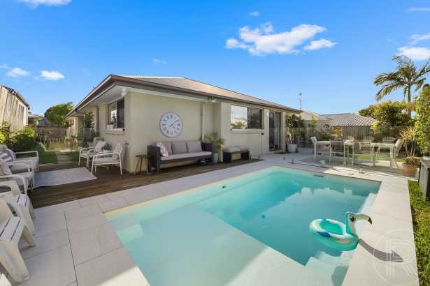 Effortless Family Living in a Sought-After Brightwater Pocket