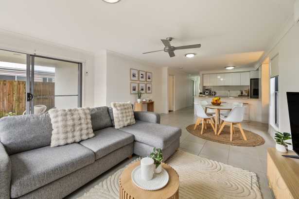 Effortless Modern Living in a Walk-About Lakeside Pocket