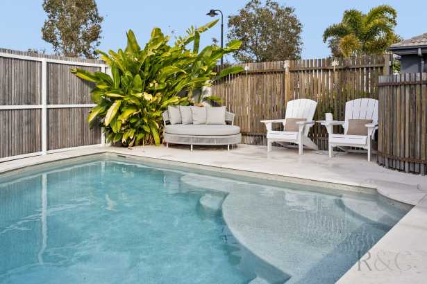 Lifestyle Living with Pool + Space for your toys!