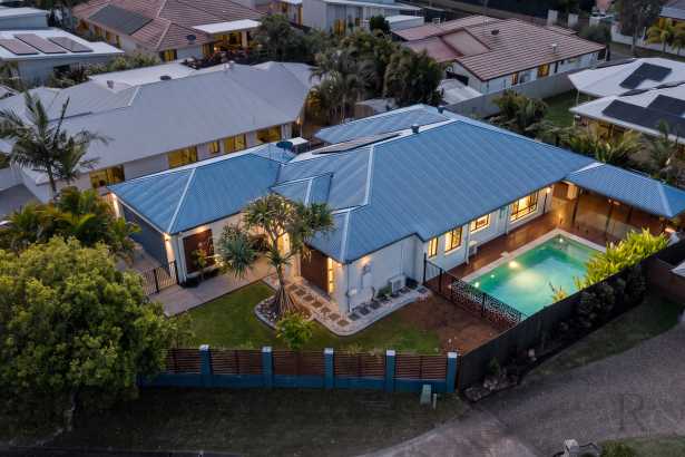 Your Own Private Resort in a Quiet Mountain Creek Cul-de-Sac