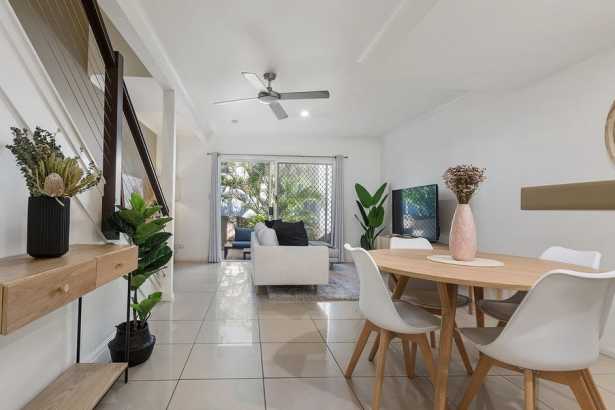 Private & Modern Mooloolaba Townhouse 