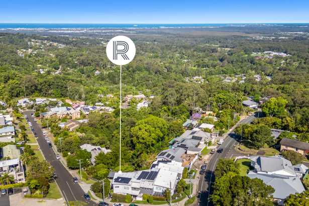 Immaculate two-bedroom unit with show-stopping views.