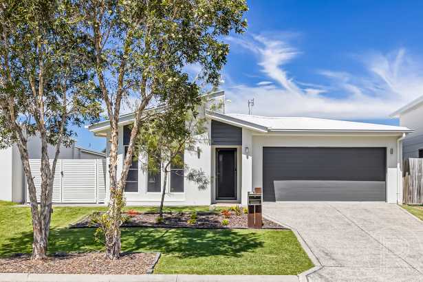 Family Home with Side Access & Pool