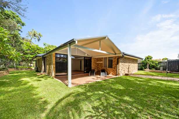 Stylish Family Living in a Prime Mountain Creek Pocket