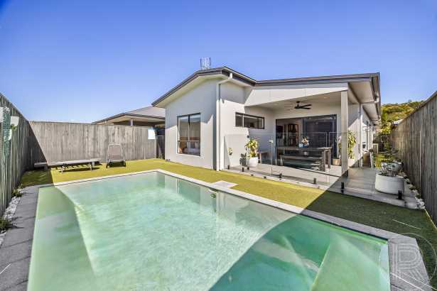 Four Bedroom Family Home with a Pool