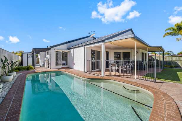 Modern Elegance in Mountain Creek – Fully Renovated Family Home