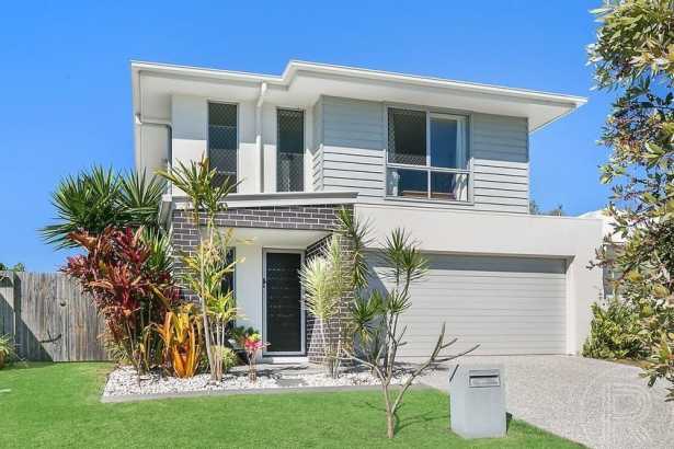 Stunning Four Bedroom Home with Pool in Brightwater Estate 